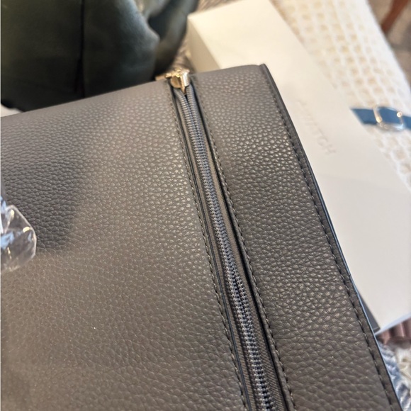 Jessie and James Gray Concealed Carry Handbag - Picture 8 of 9